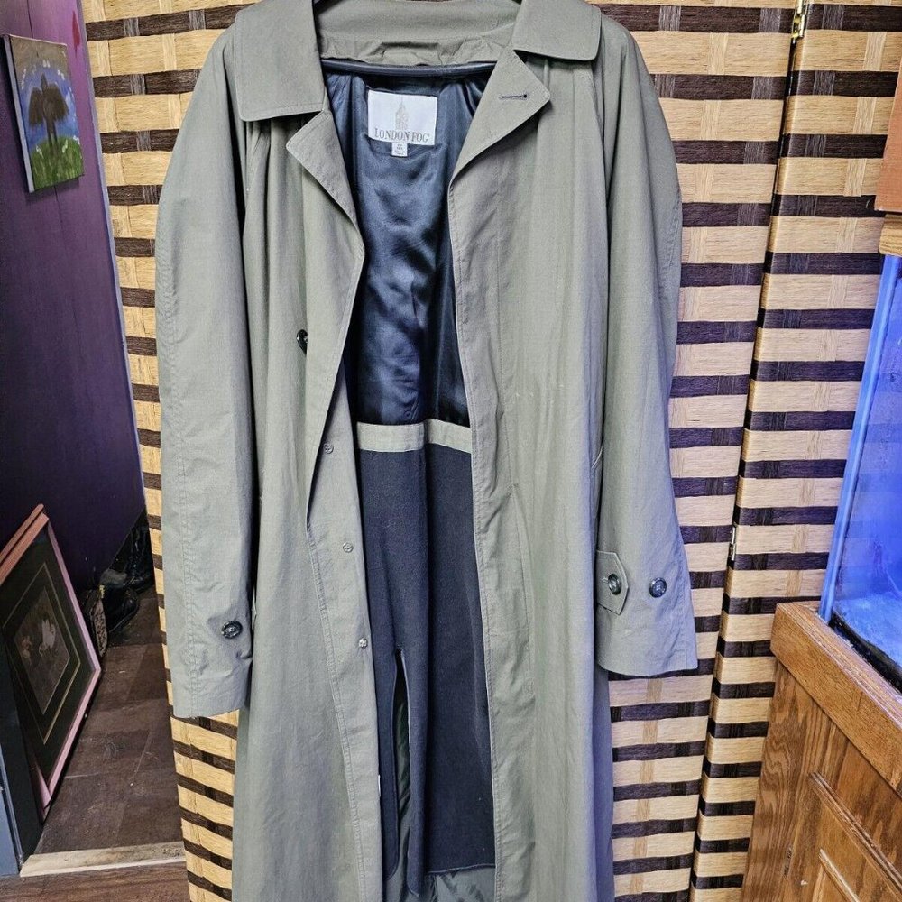Vintage London Fog Classic Trench Coat Men's Sz 44 R Belted Removable Liner